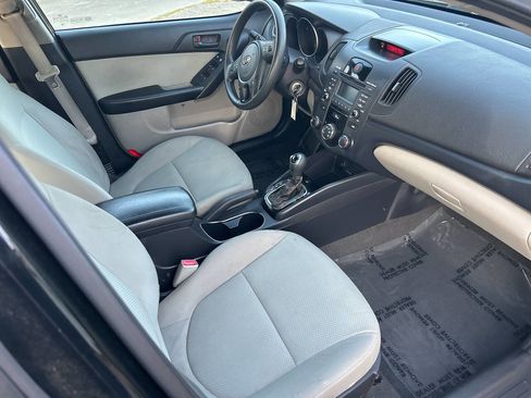 Used 2012 Kia Forte EX image 17