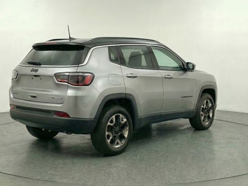 Used 2025 Jeep Compass Trailhawk AWD/4WD image 9