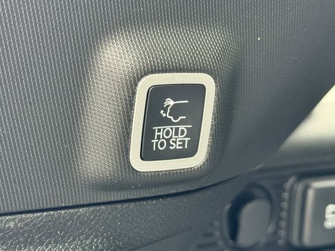 New 2025 Jeep Grand Cherokee Altitude image 15