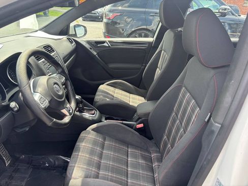 Used 2011 Volkswagen Golf 4-Door FWD image 8