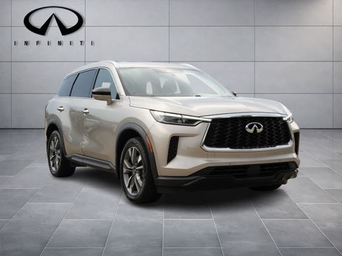 Used 2023 INFINITI QX60 Luxe w/ Cargo Package AWD/4WD image 3