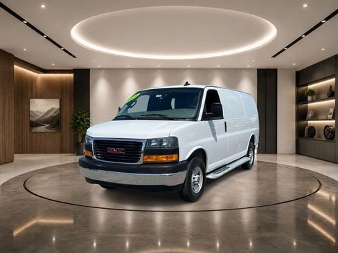 Used 2024 GMC Savana 2500 w/ Driver Convenience Package RWD image 4