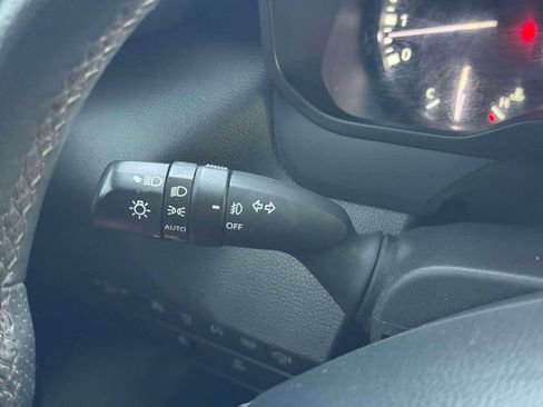 Used 2022 Toyota Tundra SR5 w/ SR5 Premium Package AWD/4WD image 23