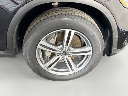 Used 2022 Mercedes-Benz GLC 300 4MATIC w/ Multimedia Package Lite image 32