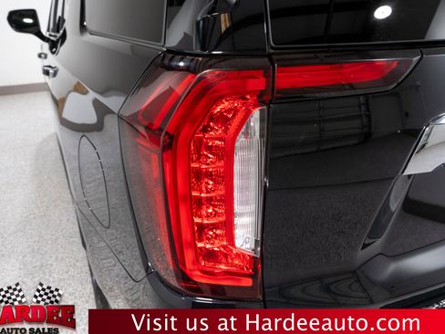 Used 2023 GMC Yukon SLT image 9