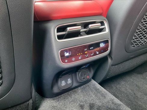 Used 2026 Genesis GV70 3.5T Sport Prestige image 10