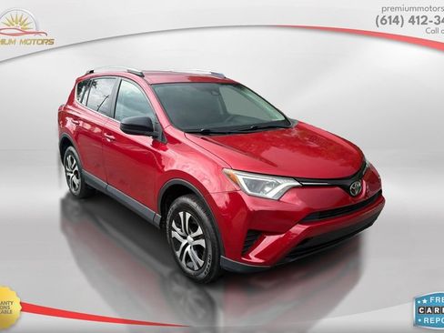 Used 2017 Toyota RAV4 LE FWD image 7
