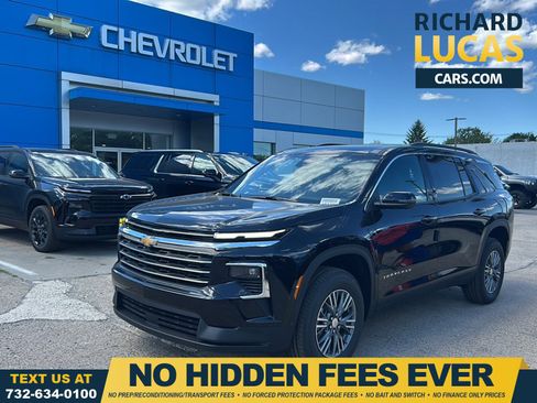 New 2026 Chevrolet Traverse LT w/ Driver Confidence Package AWD/4WD image 1