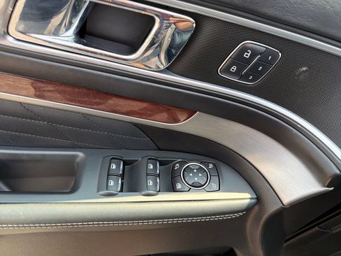 Used 2017 Ford Explorer Platinum AWD/4WD image 25