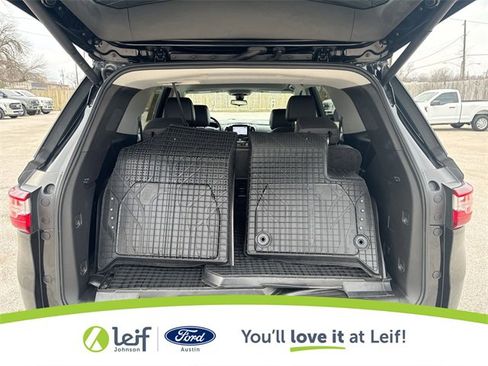 Used 2021 Chevrolet Traverse RS image 25