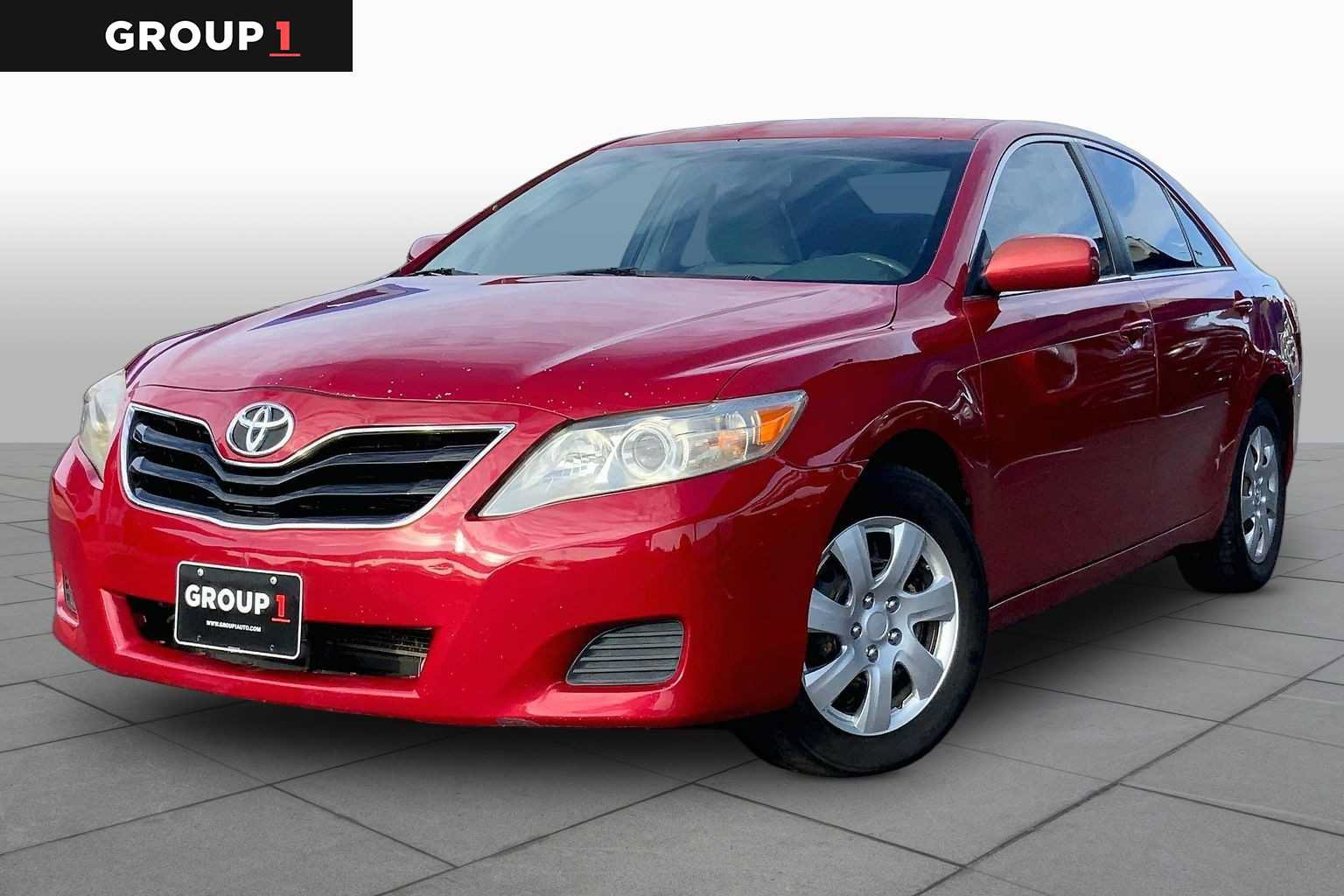 Used 2010 Toyota Camry LE FWD image 1