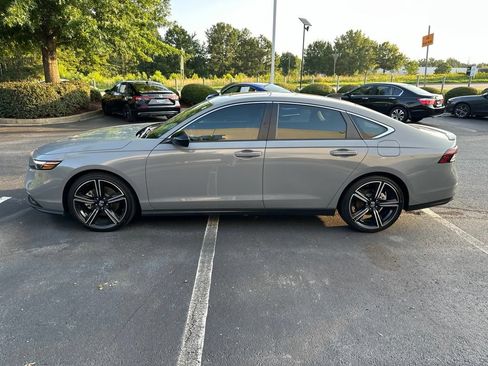 Used 2025 Honda Accord Sport image 6
