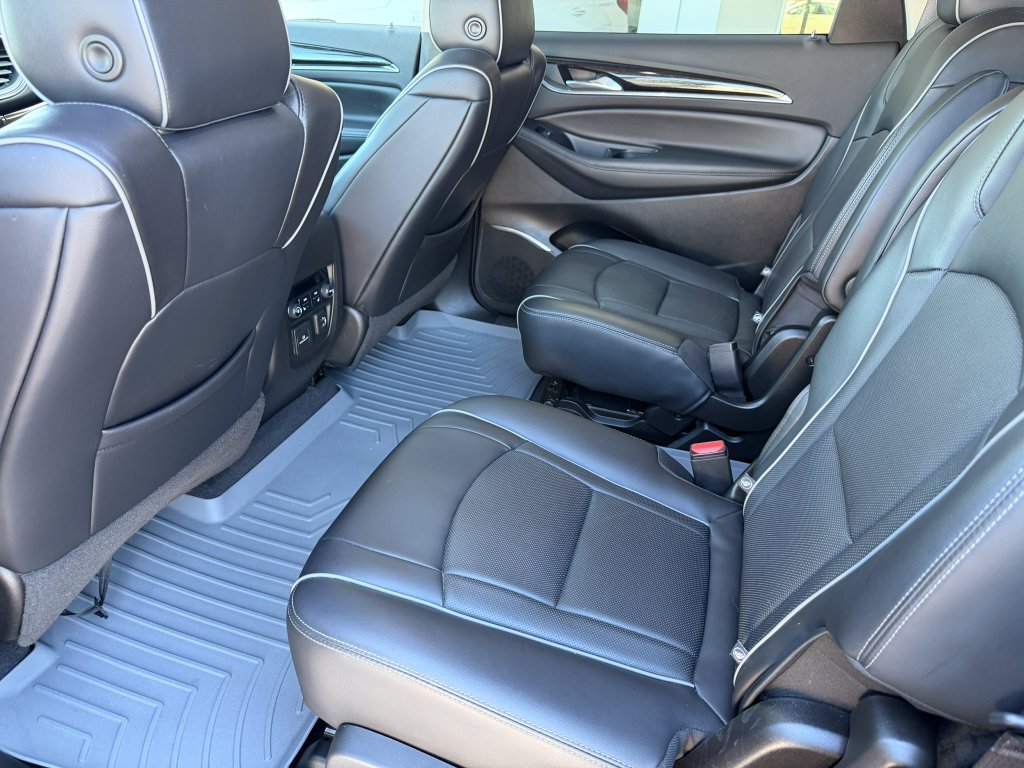 Used 2021 Buick Enclave Avenir AWD/4WD image 19