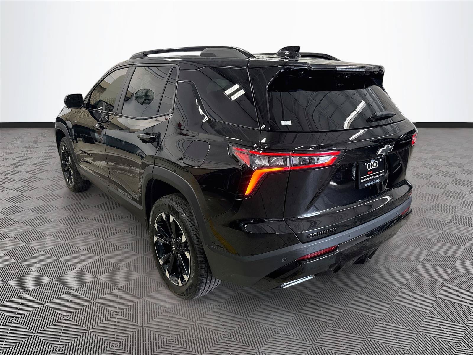 Used 2027 Chevrolet Equinox RS w/ Safety and Technology Package FWD image 5