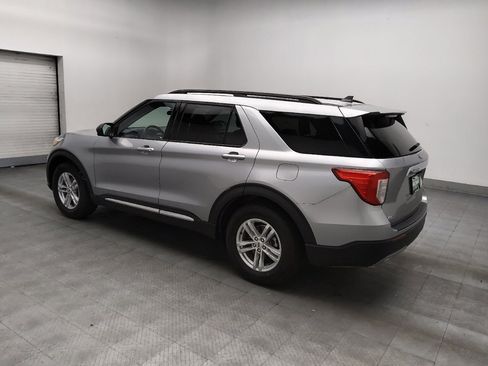 Used 2024 Ford Explorer XLT w/ Equipment Group 202A RWD image 3