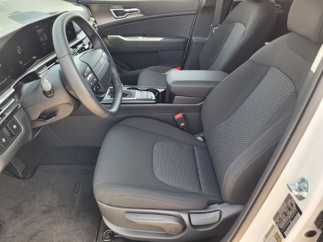 New 2026 Kia Sportage LX FWD image 8
