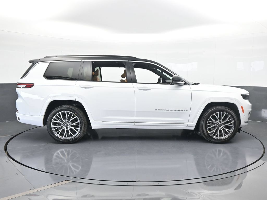 Used 2025 Jeep Grand Cherokee L Summit AWD/4WD image 7