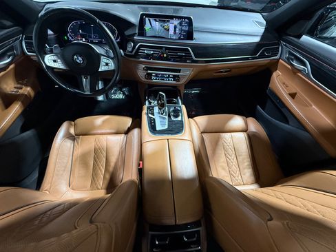 Used 2022 BMW 740i xDrive w/ M Sport Package AWD/4WD image 31