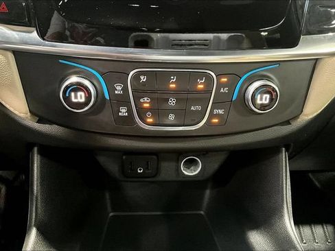 Used 2022 Chevrolet Traverse LS AWD/4WD image 15