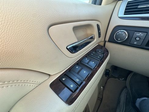 Used 2014 Cadillac Escalade ESV Premium AWD/4WD image 19