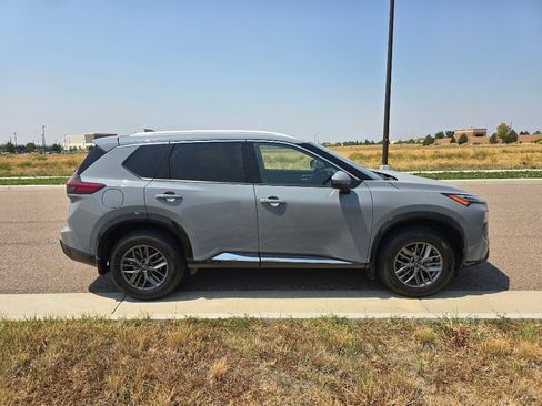 Used 2024 Nissan Rogue Platinum w/ Platinum Premium Package AWD/4WD image 6