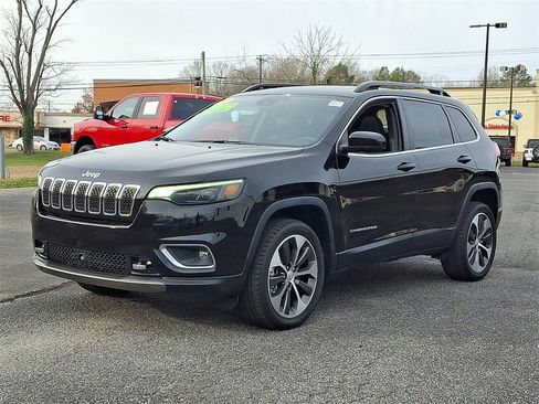 Used 2022 Jeep Cherokee Limited w/ Elite Package image 3