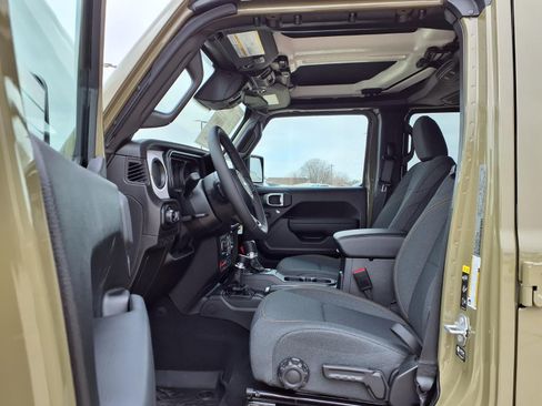 New 2026 Jeep Gladiator Sport AWD/4WD image 14