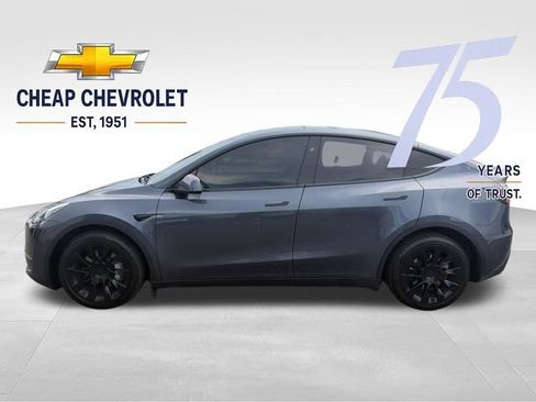 Used 2023 Tesla Model Y Long Range AWD/4WD image 2