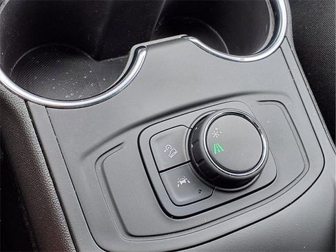 Used 2023 GMC Terrain SLE image 15