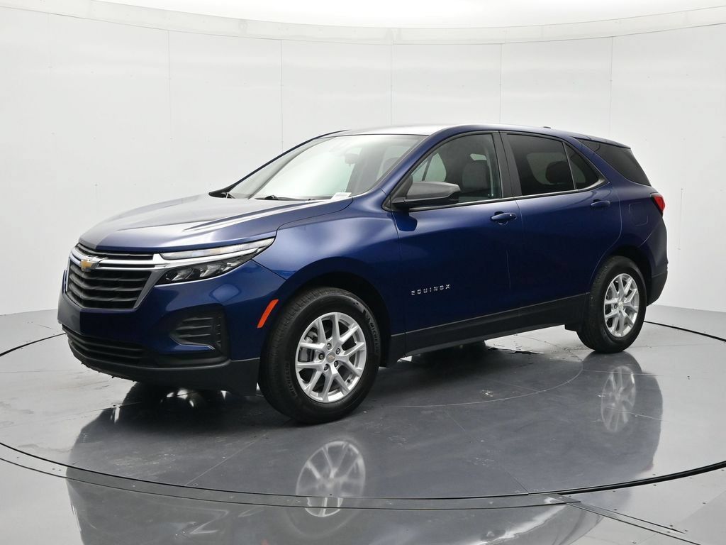 Used 2023 Chevrolet Equinox LS w/ LS Convenience Package FWD image 1