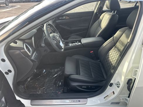 Used 2023 Nissan Maxima Platinum w/ Sport Mat Group image 9
