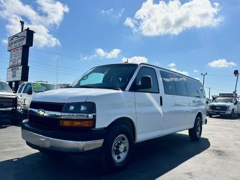 Used 2015 Chevrolet Express 3500 LT w/ LT Preferred Equipment Group image 2
