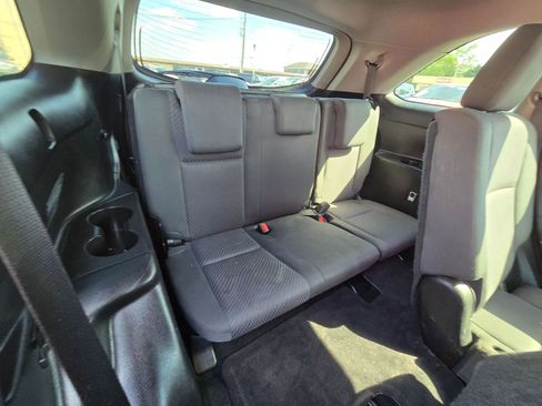 Used 2019 Toyota Highlander FWD V6 image 19