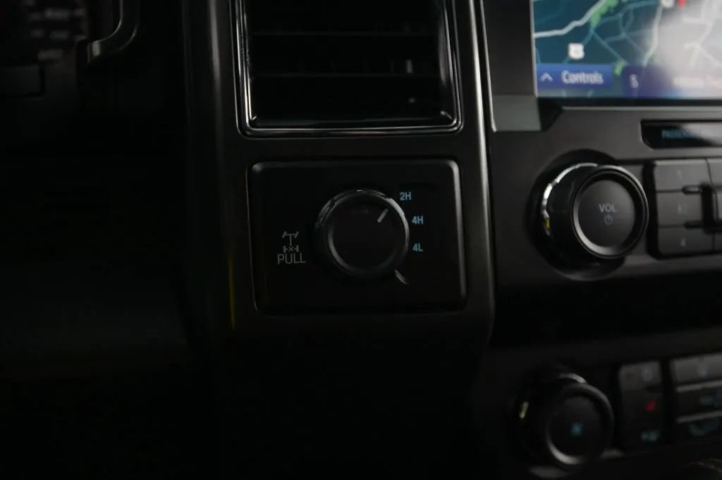 Used 2020 Ford F150 XLT w/ Equipment Group 302A Luxury AWD/4WD image 27