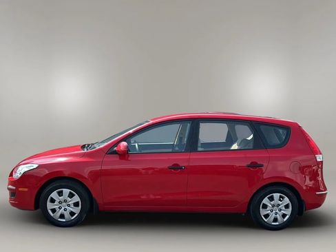 Used 2010 Hyundai Elantra GLS image 2