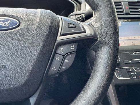 Used 2019 Ford Fusion SE FWD image 29