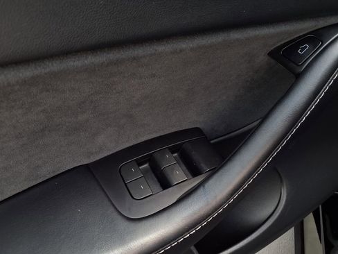 Used 2022 Tesla Model Y Performance image 15