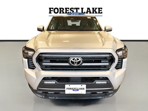 Certified 2024 Toyota Tacoma SR5 AWD/4WD image 2
