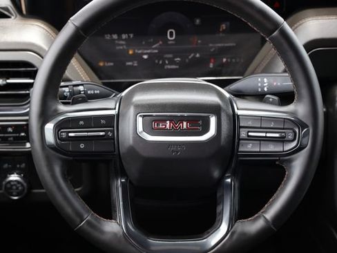 Used 2025 GMC Yukon AT4 AWD/4WD image 16