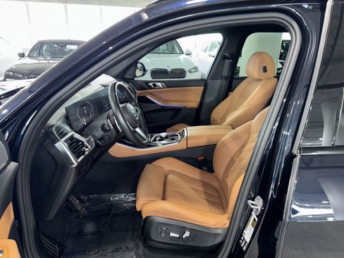 Used 2025 BMW X5 xDrive40i w/ M Sport Package AWD/4WD image 19