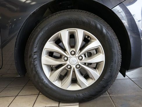 Used 2021 Kia Sedona LX image 50