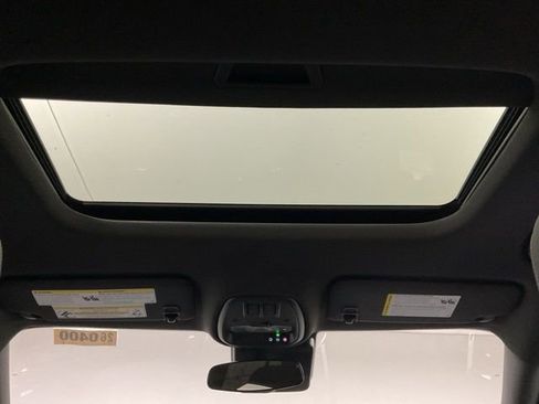 New 2026 Chevrolet Trax RS w/ Sunroof Package image 27