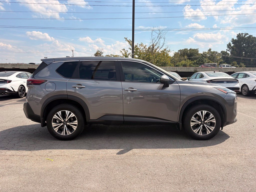 Used 2023 Nissan Rogue SV FWD image 9