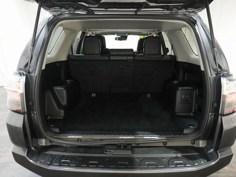 Used 2022 Toyota 4Runner SR5 Premium image 6