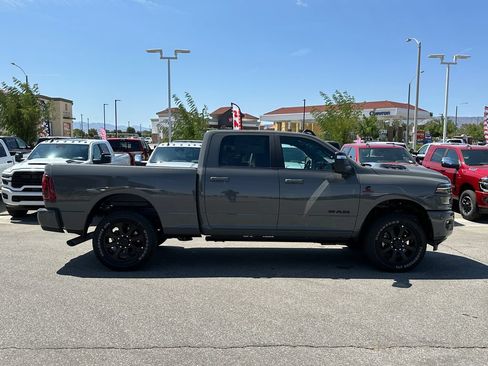 New 2026 RAM 2500 Laramie AWD/4WD image 8