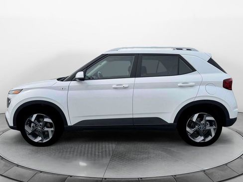 New 2026 Hyundai Venue SEL image 3