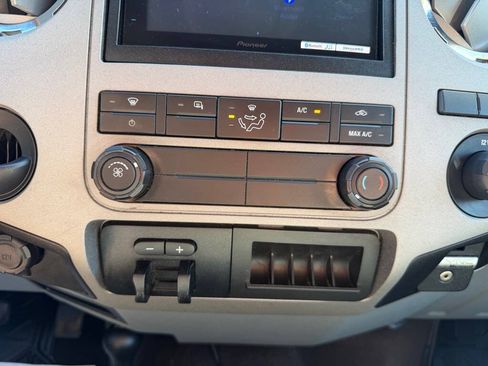 Used 2015 Ford F250 XLT AWD/4WD image 27
