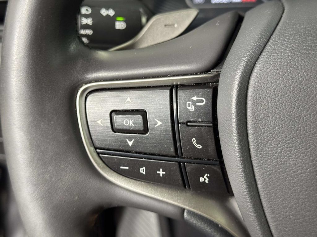 Used 2024 Lexus ES 350 w/ Premium Package FWD image 21