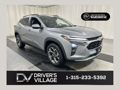Used 2024 Chevrolet Trax LT w/ LT Convenience Package FWD image 1