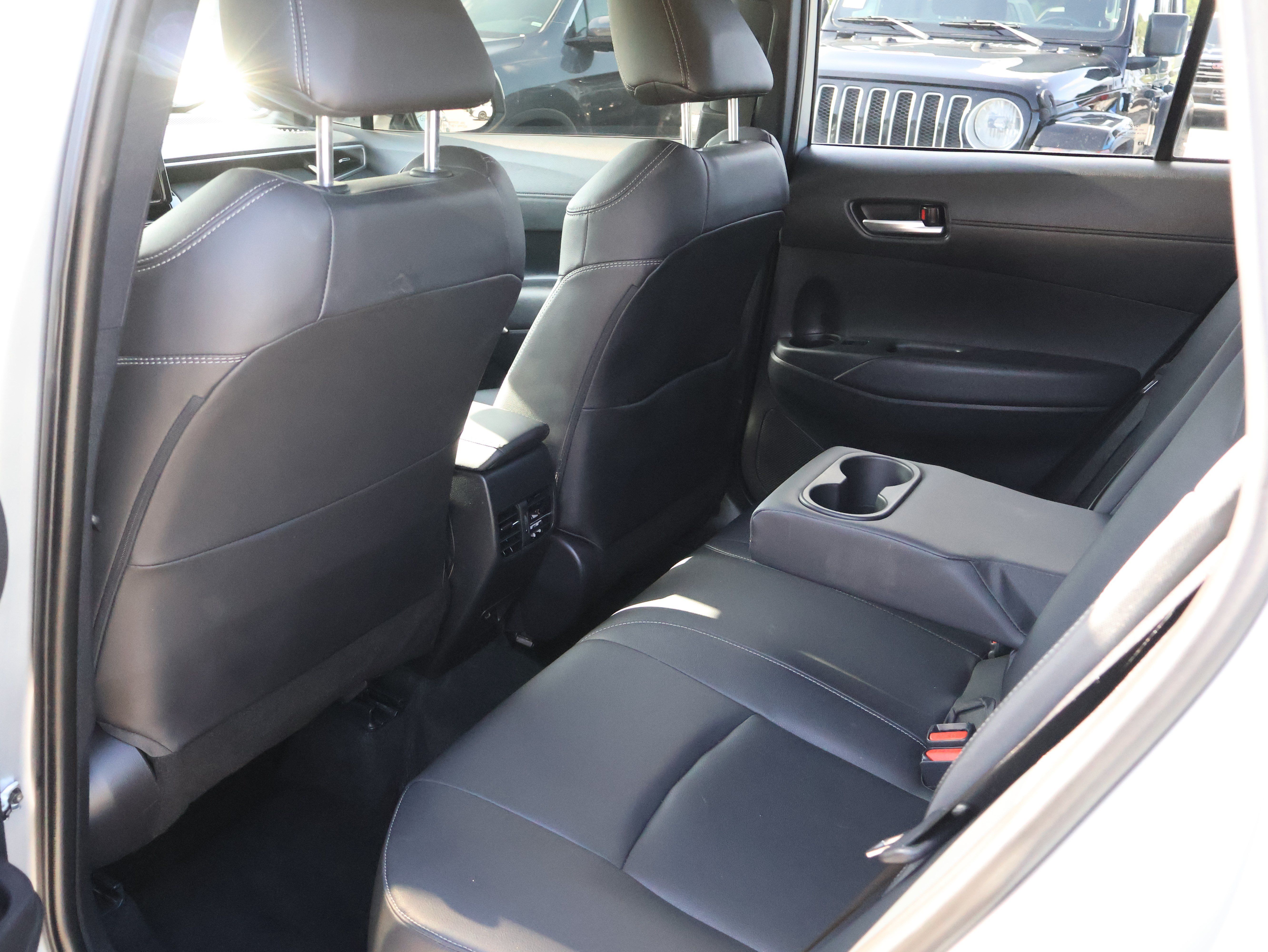 Used 2023 Toyota Corolla Cross XLE w/ Convenience Package FWD image 17